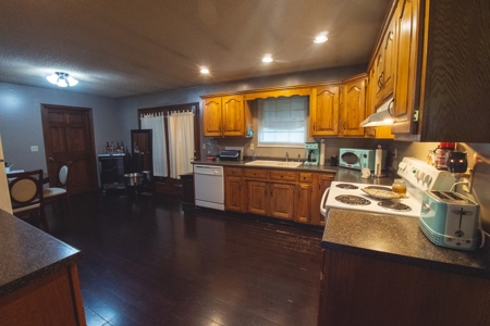 4 BR, 2 BA Home in Bean Station, TN For Sale - image 37
