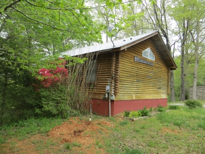 Log Cabin Overlooking River For Sale in Mammoth Spring, AR - image 12