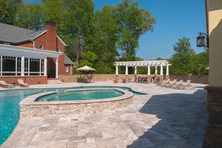 Beautiful Luxury Home with Pool for Sale in Wilkesboro NC! - image 8