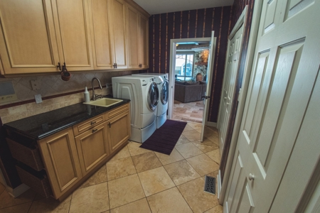 Beautiful Luxury Home with Pool for Sale in Wilkesboro NC! - image 31