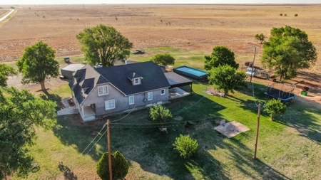 Texas COUNTRY Home in Sudan, TX w/ACREAGE Lamb - image 4