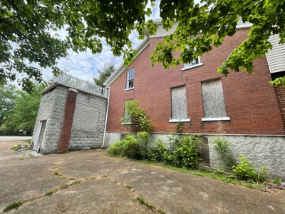 The Historic Boyce Clinic in Hohenwald Tn is For Sale! - image 2