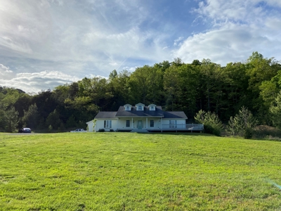 Beautifully Remodeled 3 Bed 2 Bath Home On 5.69 Acres - image 4