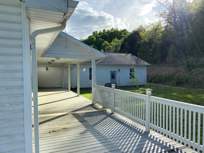 Beautifully Remodeled 3 Bed 2 Bath Home On 5.69 Acres - image 7
