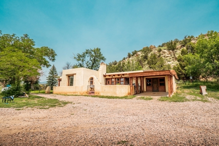 Colorado Cattle Ranch - 2 Homes & 9000 Acres Blm Leases - image 5