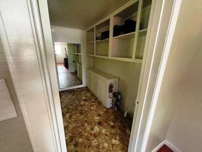 Ozarks Beauty Shop For Sale - image 2