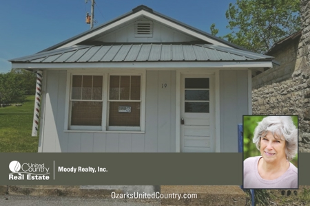 Ozarks Beauty Shop For Sale - image 10