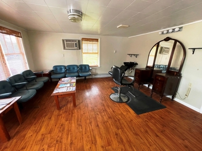 Ozarks Beauty Shop For Sale - image 9