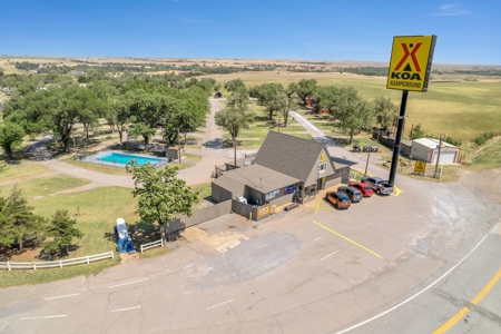 Commercial Property  For Sale Near Elk City, Oklahoma - image 4