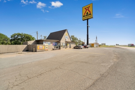 Commercial Property  For Sale Near Elk City, Oklahoma - image 6