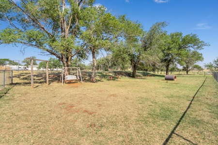 Commercial Property  For Sale Near Elk City, Oklahoma - image 23