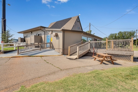 Commercial Property  For Sale Near Elk City, Oklahoma - image 17