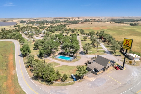 Commercial Property  For Sale Near Elk City, Oklahoma - image 1