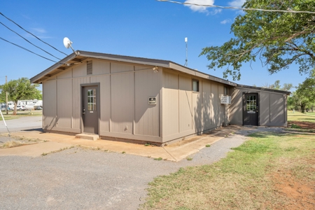 Commercial Property  For Sale Near Elk City, Oklahoma - image 21