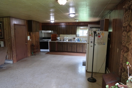 Absolute Real Estate Auction - image 9