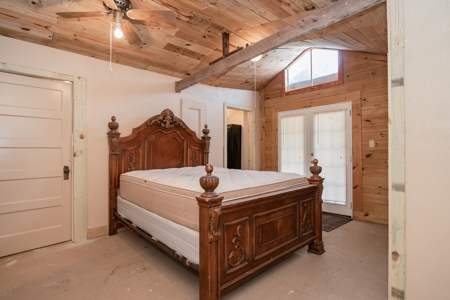 East Texas Ranch with Cabin - image 4