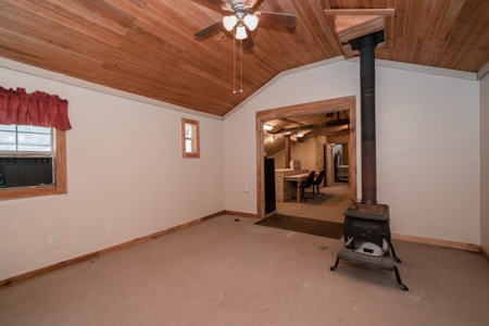 East Texas Ranch with Cabin - image 8