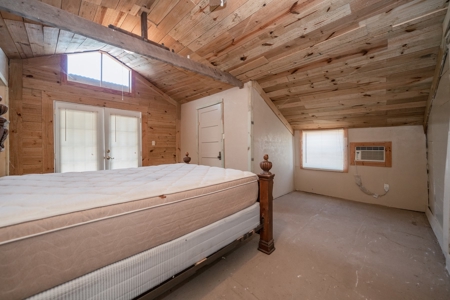 East Texas Ranch with Cabin - image 5