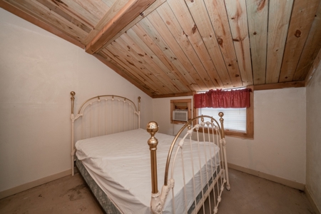 East Texas Ranch with Cabin - image 1