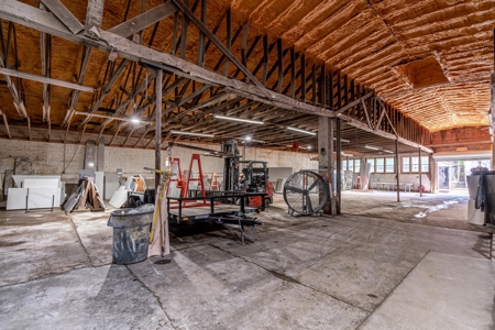 Business & Office Warehouse Building For Sale Paris Texas - image 21