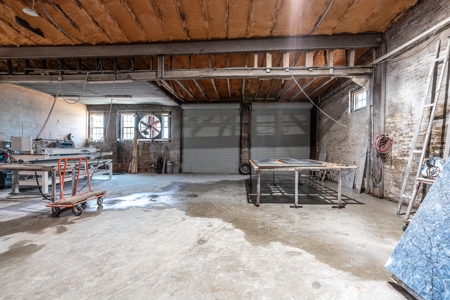Business & Office Warehouse Building For Sale Paris Texas - image 20