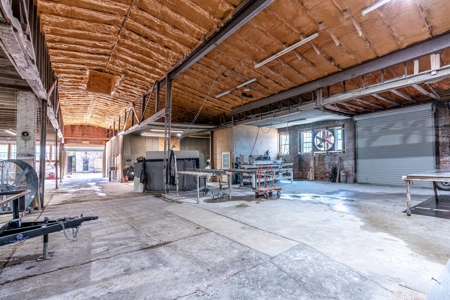 Business & Office Warehouse Building For Sale Paris Texas - image 22