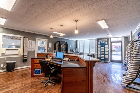 Business & Office Warehouse Building For Sale Paris Texas - image 18