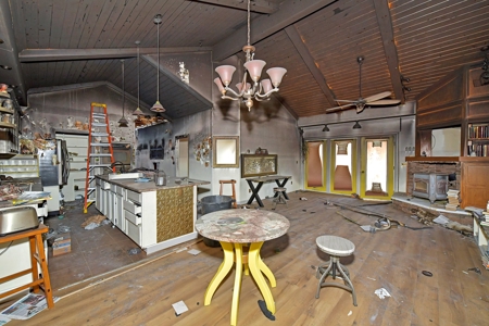 Potential Investment Property for Sale in the Colorado - image 14