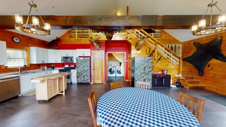 Mountain Lodge on 657±  Acres - image 8