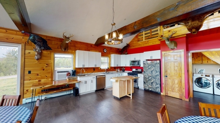 Mountain Lodge on 657±  Acres - image 7