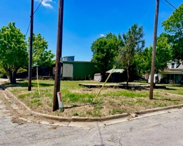 Large Commercial Corner Lot close to Downtown, Cameron, TX - image 4