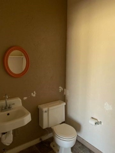 Torrance County Commercial Property in a High Traffic Area - image 6
