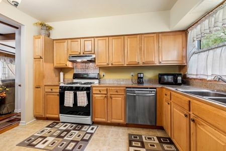 2 Story Home On 5 Acres! Newberry Florida! - image 9