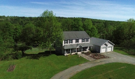 Modern Colonial with Beautiful Gardens - Saint Albans, Maine - image 15