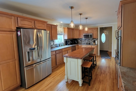 Modern Colonial with Beautiful Gardens - Saint Albans, Maine - image 10