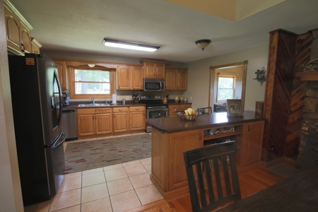 Hunter's Paradise in the MO Ozarks with Home and 200+ acres - image 5
