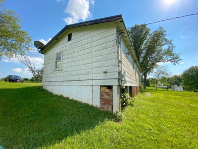 Fixer Upper for Sale in Hillsville VA at Online Auction - image 3