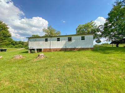 Fixer Upper for Sale in Hillsville VA at Online Auction - image 19