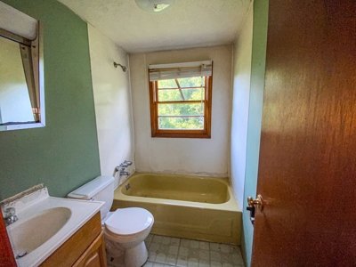 Fixer Upper for Sale in Hillsville VA at Online Auction - image 11