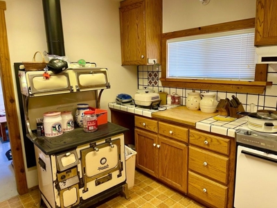 Montana Cabin In Heron For Sale - image 18