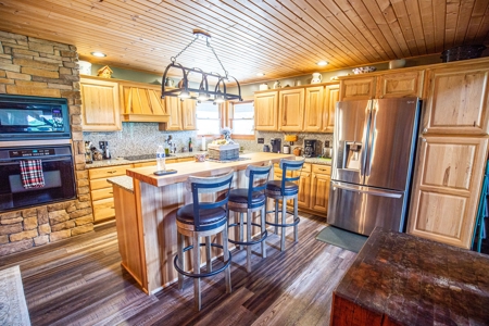 Country Home and 15 acres in Southeast Indiana - image 40