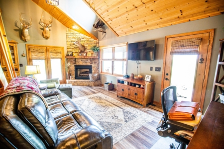 Country Home and 15 acres in Southeast Indiana - image 34