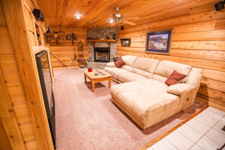 Country Home and 15 acres in Southeast Indiana - image 17