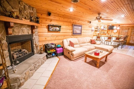 Country Home and 15 acres in Southeast Indiana - image 18