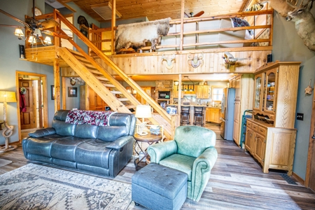 Country Home and 15 acres in Southeast Indiana - image 42