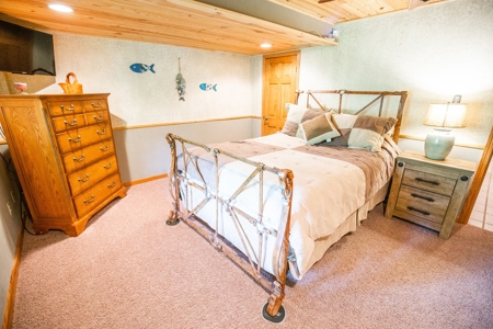 Country Home and 15 acres in Southeast Indiana - image 16