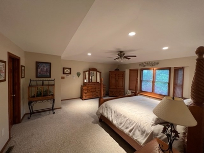 6-Br, 5-Ba Home On 92+ Acres Bordering National Forest - image 20