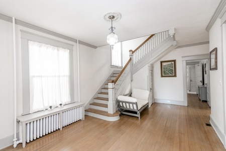Renovated Historic Home close to Downtown Waterfront - image 11