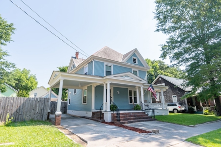Renovated Historic Home close to Downtown Waterfront - image 2