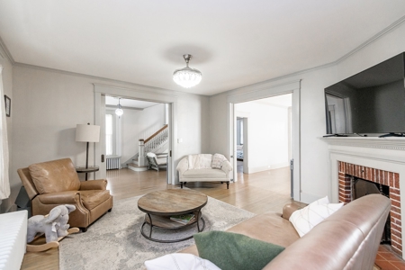 Renovated Historic Home close to Downtown Waterfront - image 18